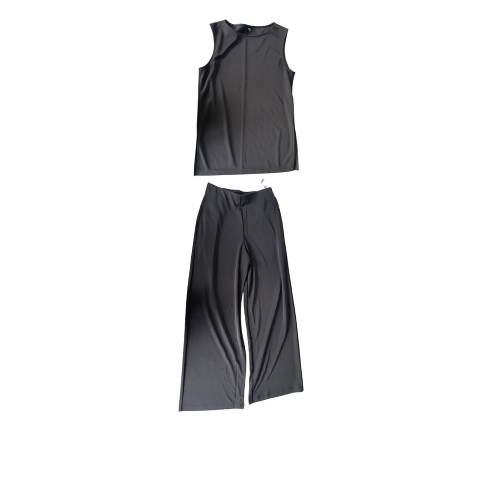 UNIQLO Black Sleeveless Top & Wide-Leg Pant Set – Size XS